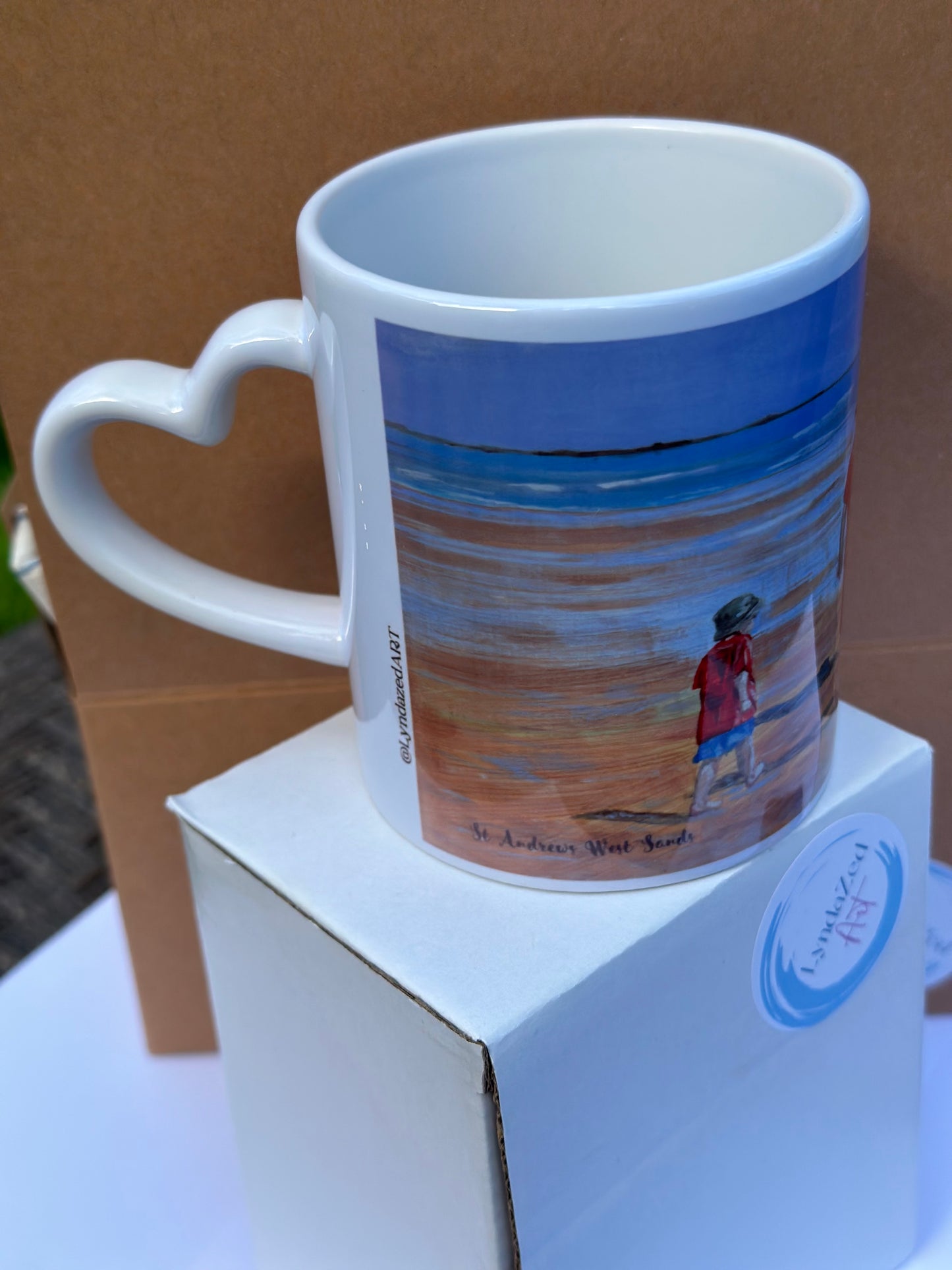 Giftbox The Brothers on St Andrews Beach, showing mug handle detail