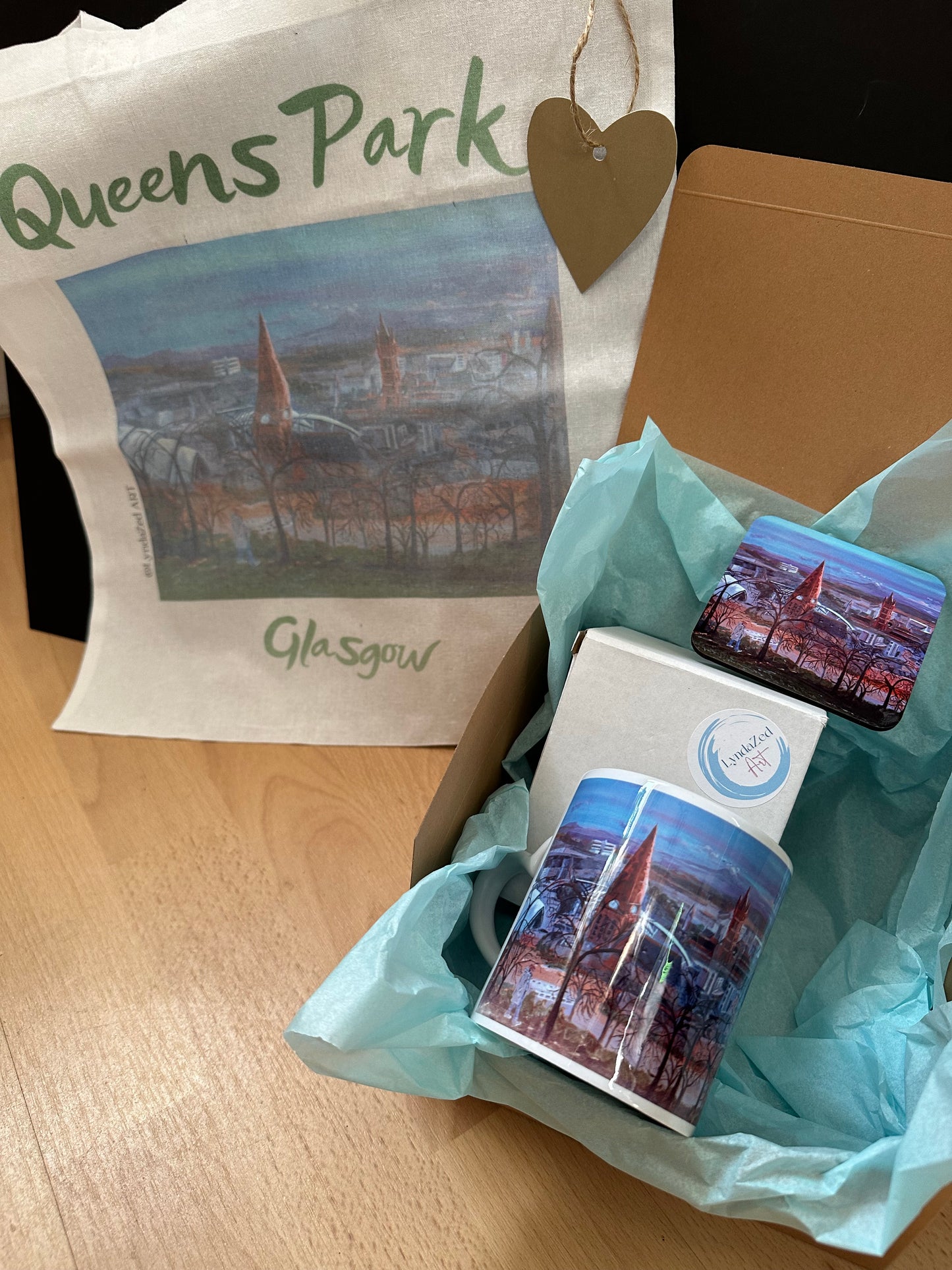 Giftbox Glasgow Queens Park Viewpoint tote out of box alongside mug and coaster